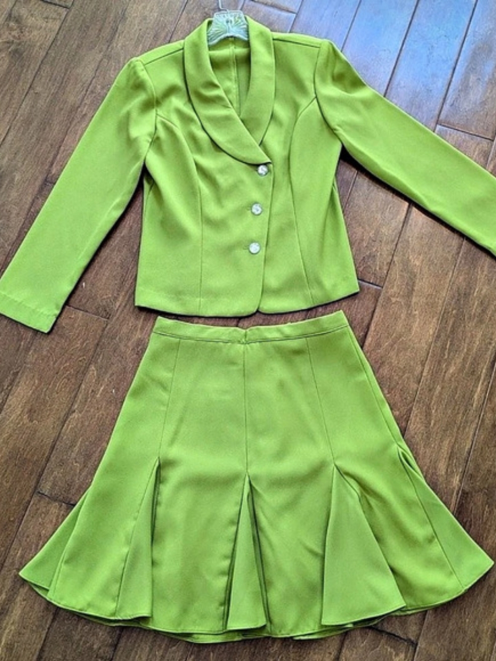 Women's Green Blazer Skirt Set Like New
